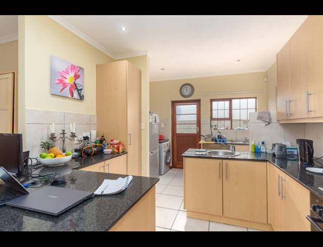 3 BEDROOM FREESTANDING TO LET IN PARKLANDS